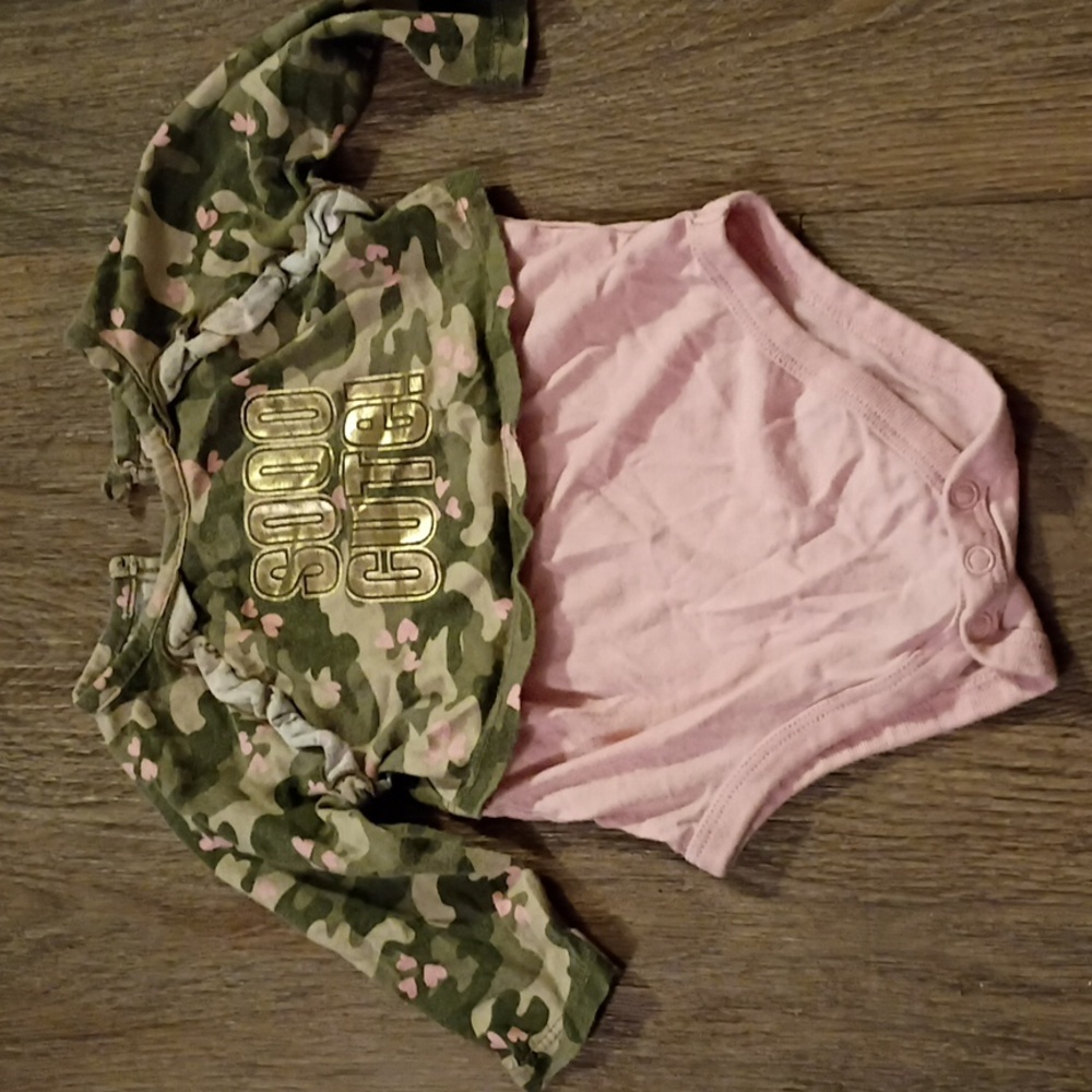 Garanimals Green and Pink Camouflage Bodysuit - Picture 6 of 7